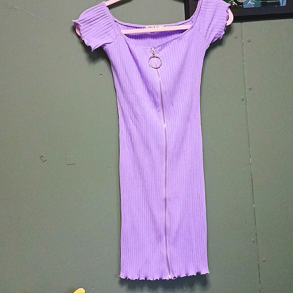 Small lavender 💜 off shoulder ring Zipper